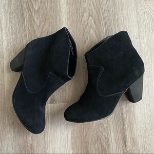 Ecote Urban Outfitters Alexandra Suede Slip On Booties
